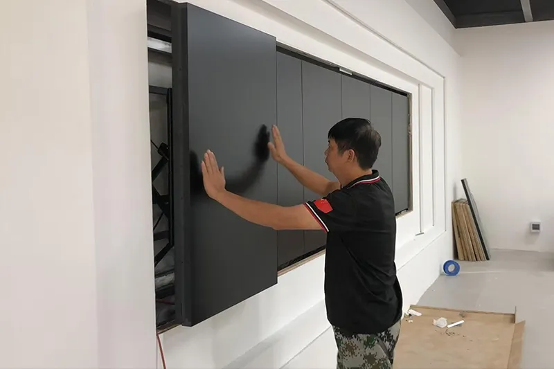 Proces instalace LED displeje